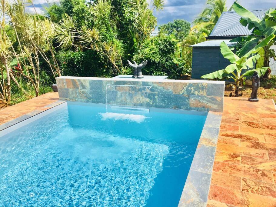 Chez Kelly et Nicolas, le paradis de Sofaia Sainte-Rose Extérieur photo